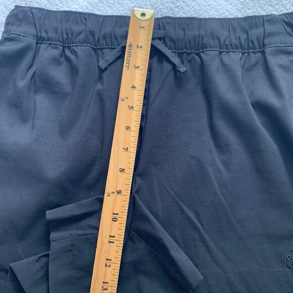 The North Face black pull on elastic waist 4" inseam athletic casual shorts - Picture 8 of 9